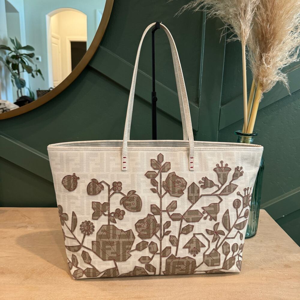 Fendi Spalmati FF Emboroidered Floral Medium Bag White - Picture 1 of 13